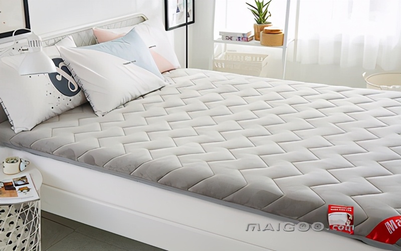 聚酯纤维被褥子和棉褥子哪个好,聚酯纤维加厚褥子垫