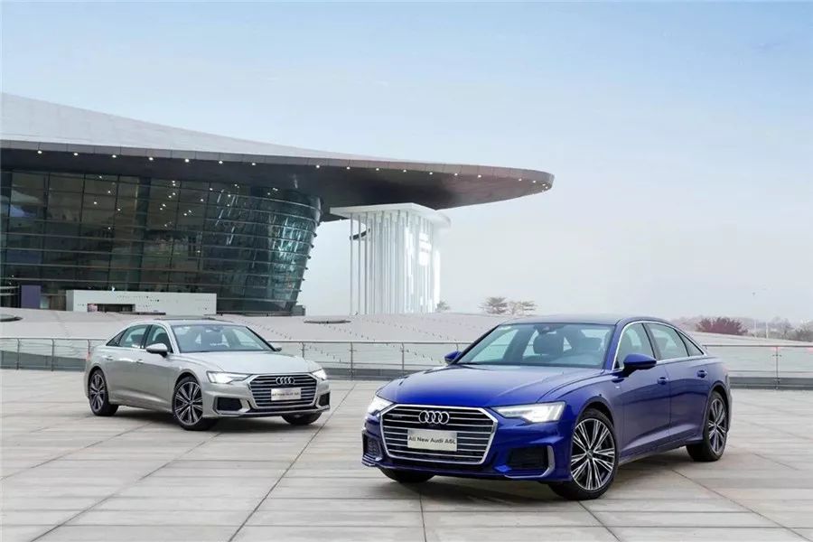 奥迪a6l45tfsi矩阵式大灯夜间效果,奥迪a6l新老款式对比