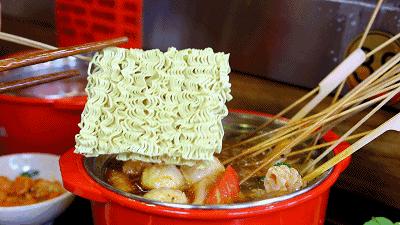 自助旋转小火锅想吃就来这家,打卡旋转小火锅