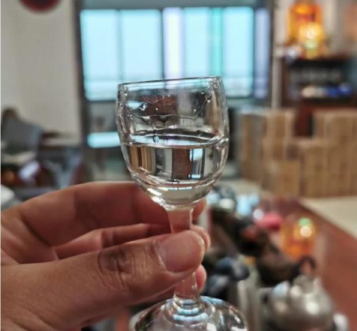 喝酒头晕不一定是酒精的“锅”,还有3点不能忽视,早了解早受益