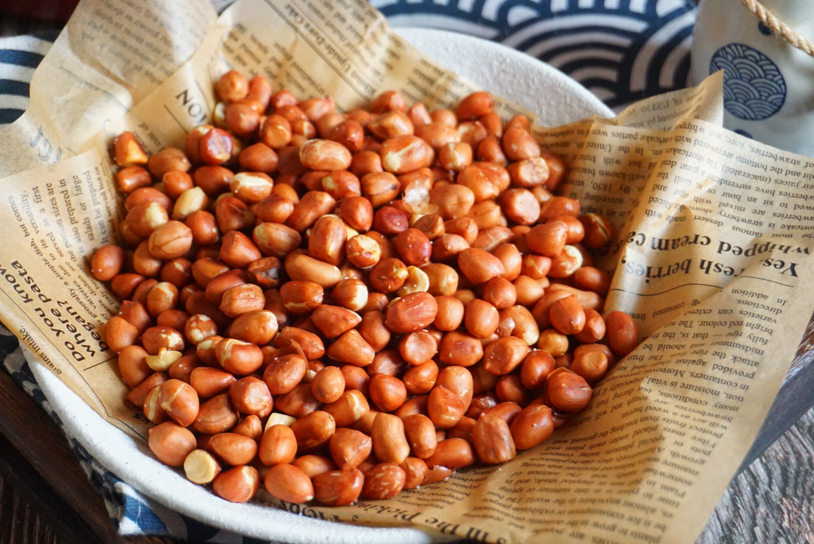 油炸花生米的做法酥脆,炸花生米原味