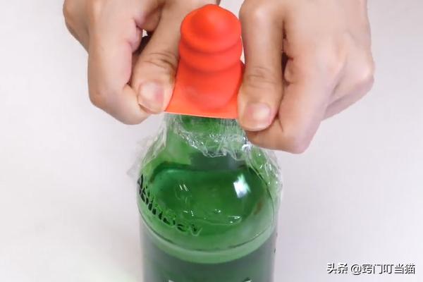 橡胶手套破了也别扔,家里的橡胶手套破了千万不要扔