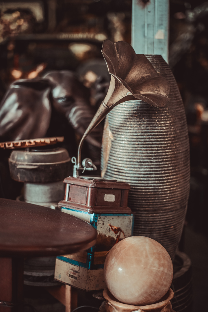 亮佳鸿华二手市场属于成都哪个区,亮佳鸿华二手市场在三环路外吗