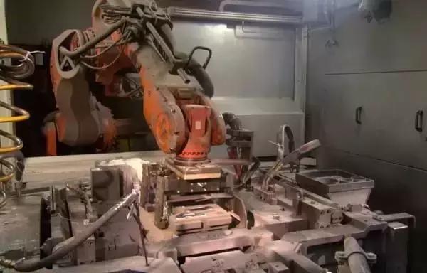 挖机发动机为什么不用国产的,挖机发动机动力不足的故障原因