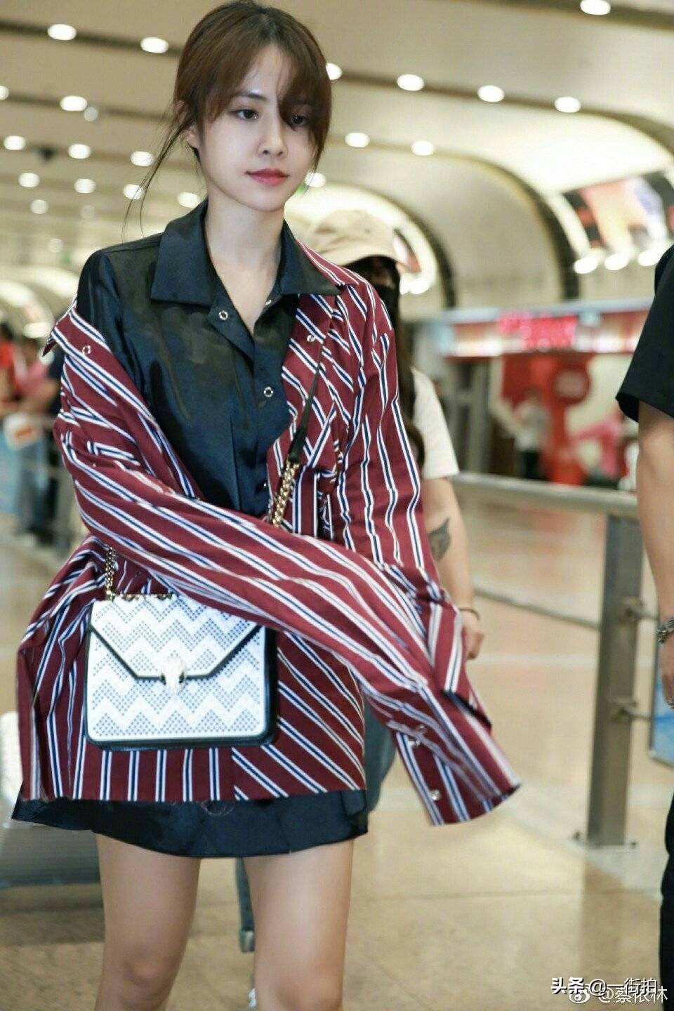 蔡依林惊艳高清大图,蔡依林彩色蕾丝裙