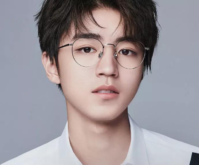 最近很流行的眼镜,最近特别流行的眼镜