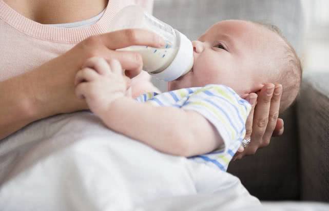 宝宝喝奶粉拉肚子要怎么解决,宝宝喝奶粉拉肚子怎么快速解决