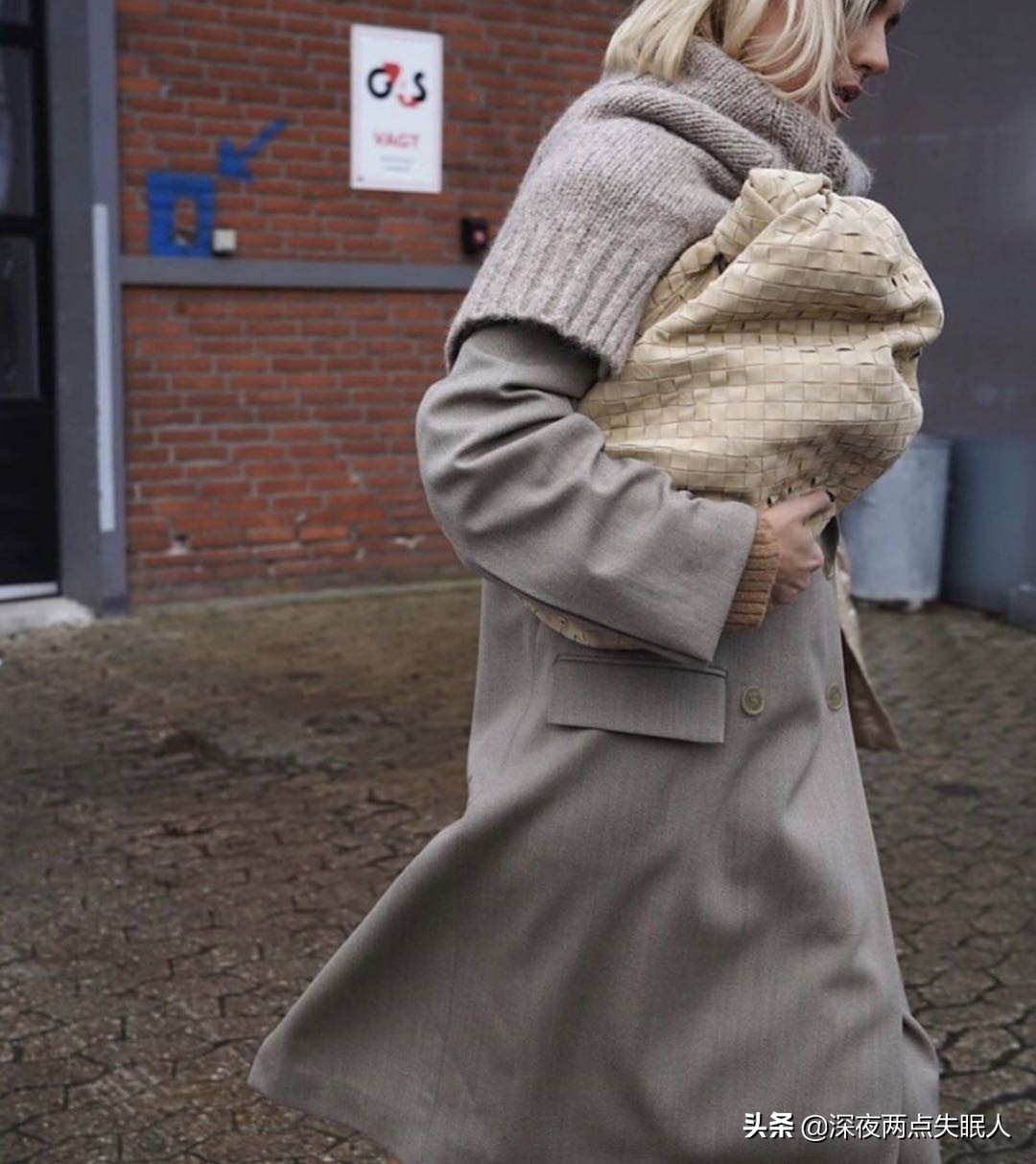 bv枕头包多少钱,bv枕头包价格