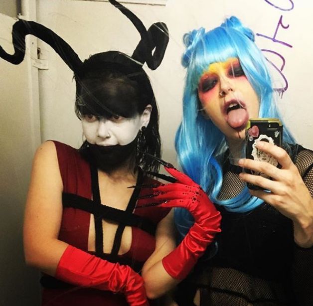 有人看见这篇文章出个可替换甲片的指甲油手套,我绝对第一个下单