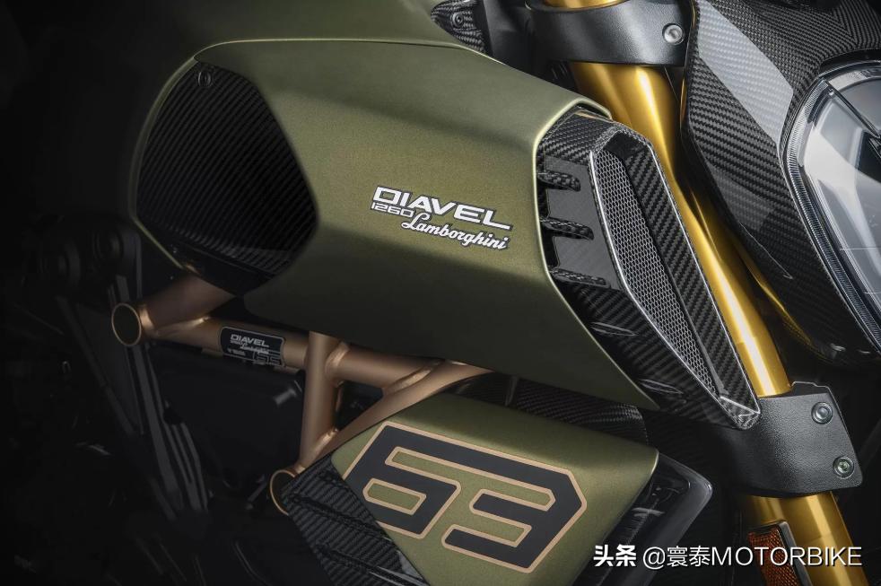 杜卡迪hypermotard1100evo骇客,杜卡迪兰博基尼联名摩托