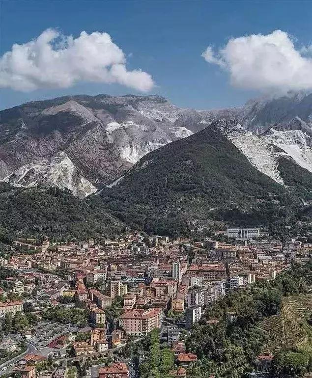 为啥鱼肚白大理石是最好的,白石的价格