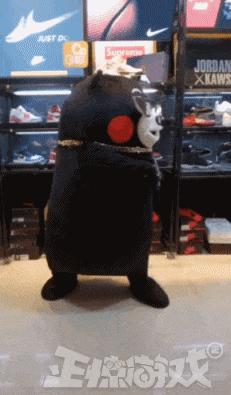 爆笑GIF趣图:美女,这射的是丘比特之箭吧