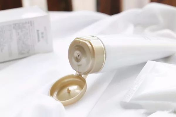 雅姿柔润卸妆乳,雅姿卸妆乳到底怎么用