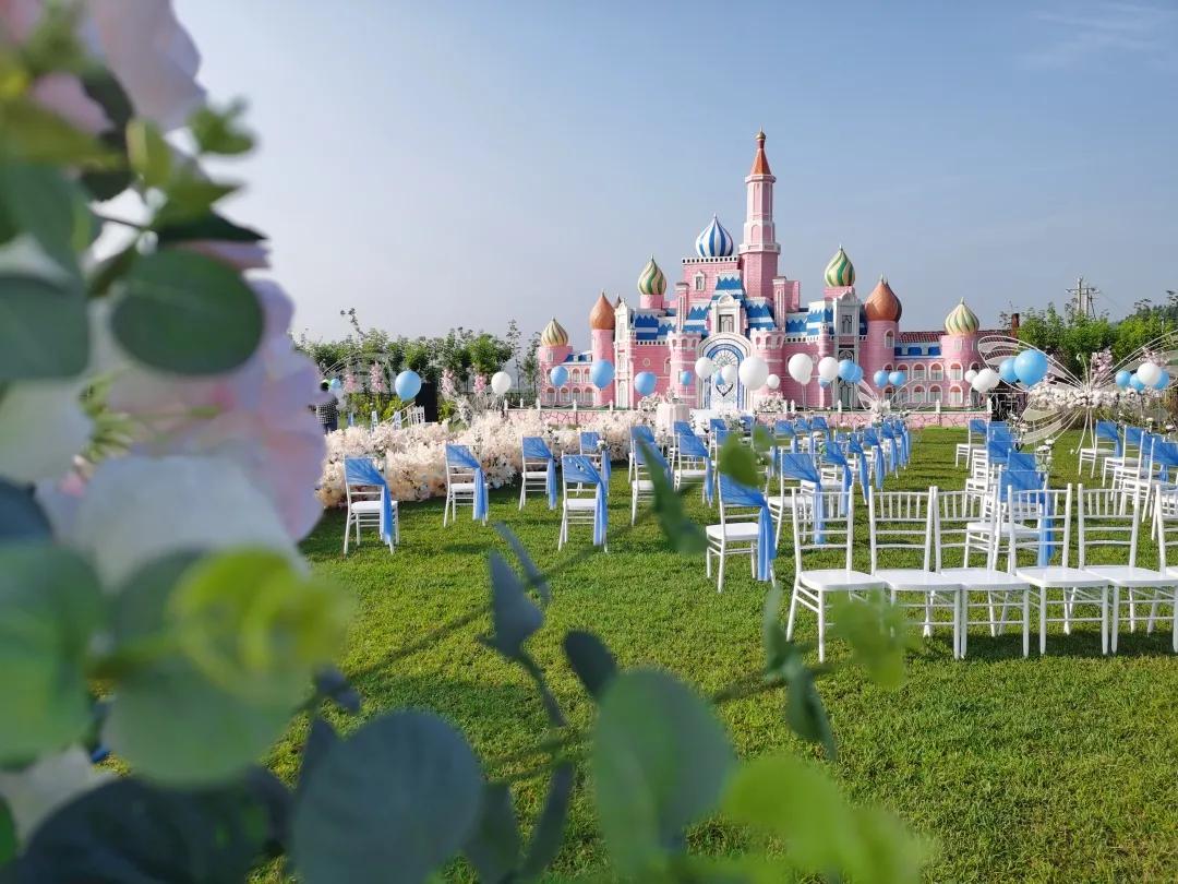 真香预警!300亩花海盛放,烤全羊十里飘香!