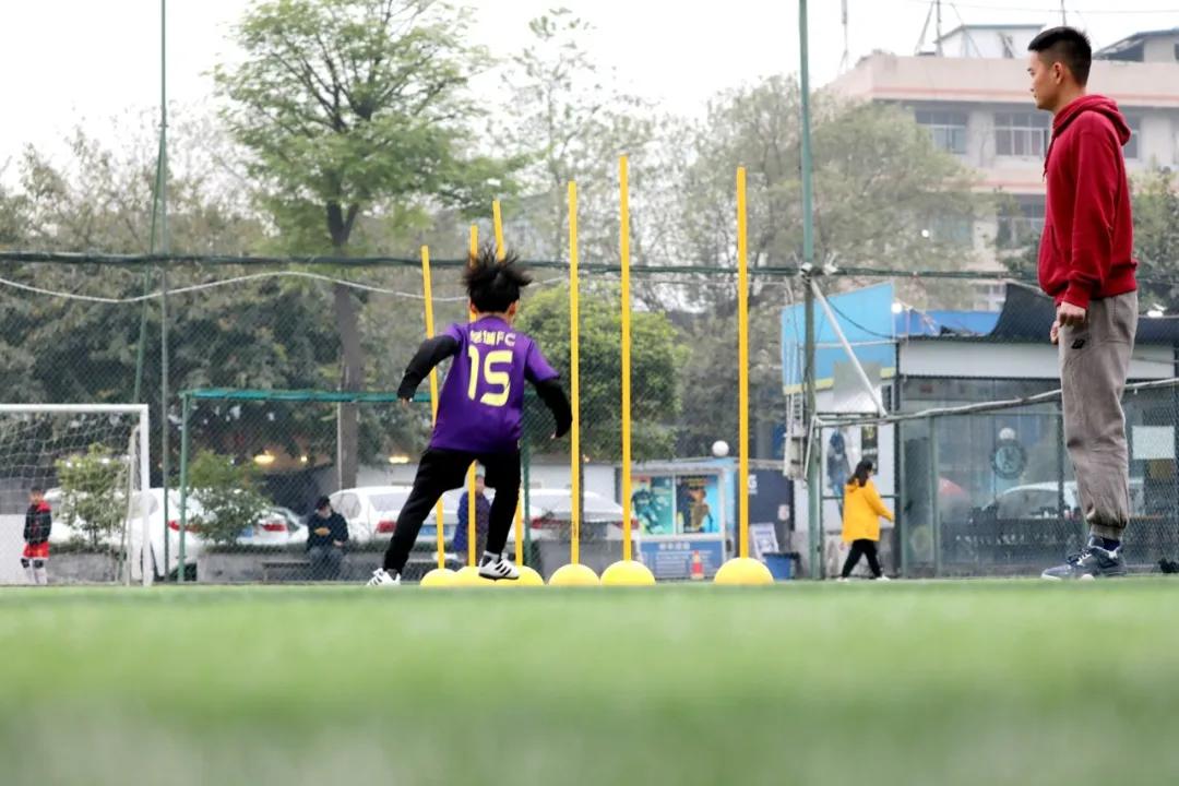 津门网金熙男：足球小将