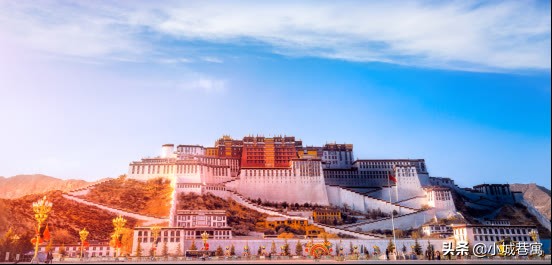 雪域圣殿西藏拉萨布达拉宫,布达拉宫雪域的圣殿模板