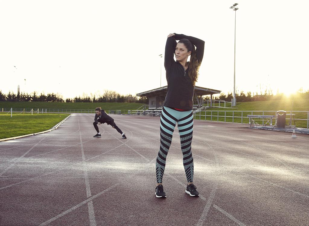 早晨起来关节僵硬疼痛是怎么回事,早上起来关节僵硬疼痛吃什么好