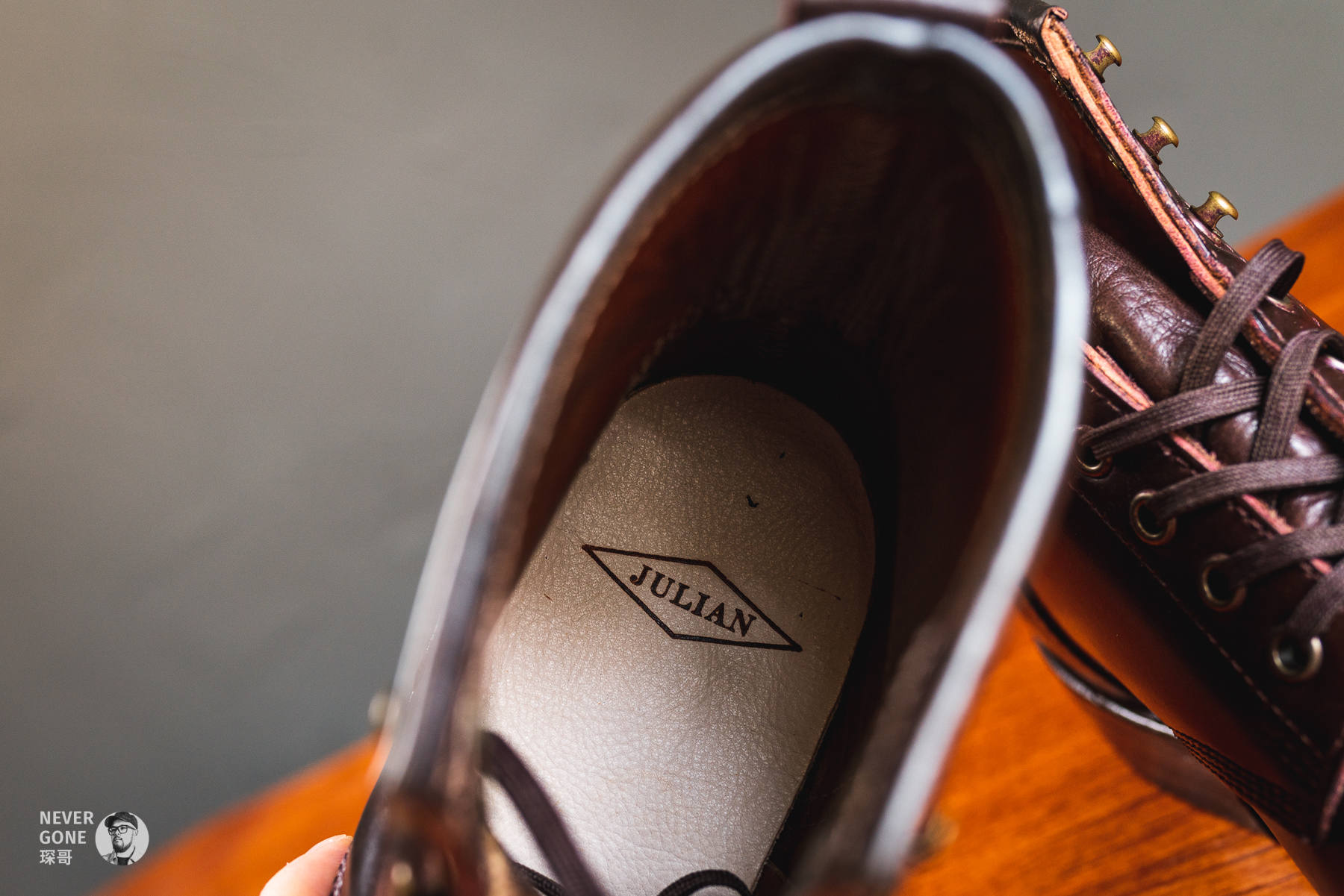 “靴皇”之一？要价10000的JulianBoots马臀皮工装靴开箱