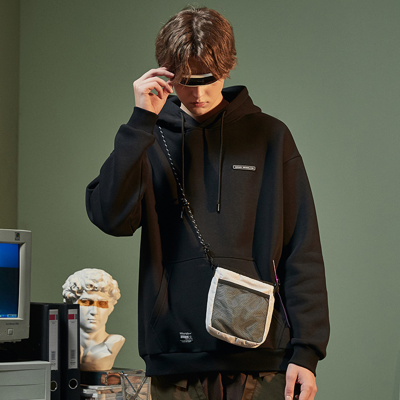 男生穿搭博主秋装搭配黑皮,男生潮流穿搭高级感秋装