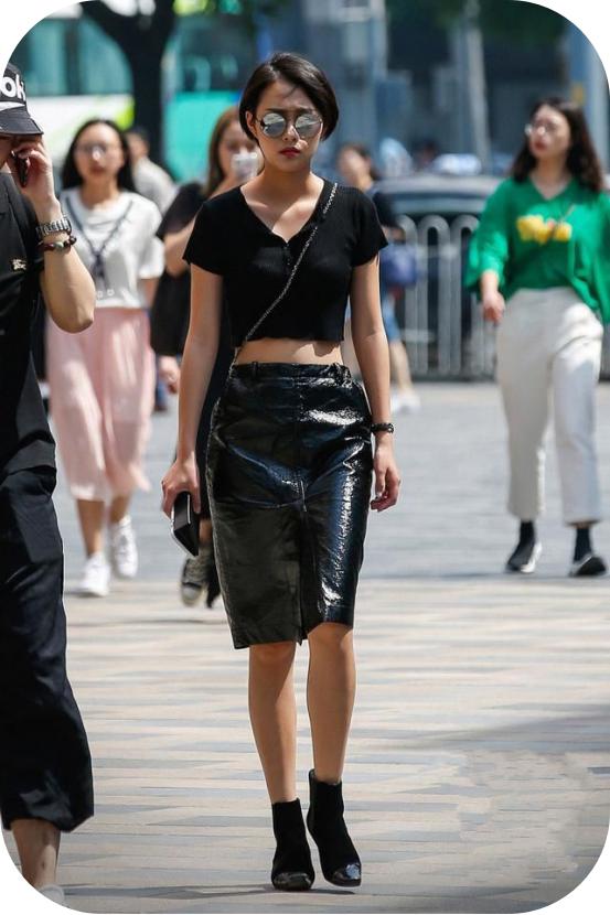 适合30-35岁女人衣服穿搭,三四十岁的女人怎么穿好看