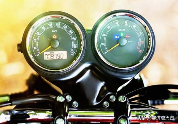 为什么摩托车油表跟实际不一样,摩托车油表不动的原因和解决方法
