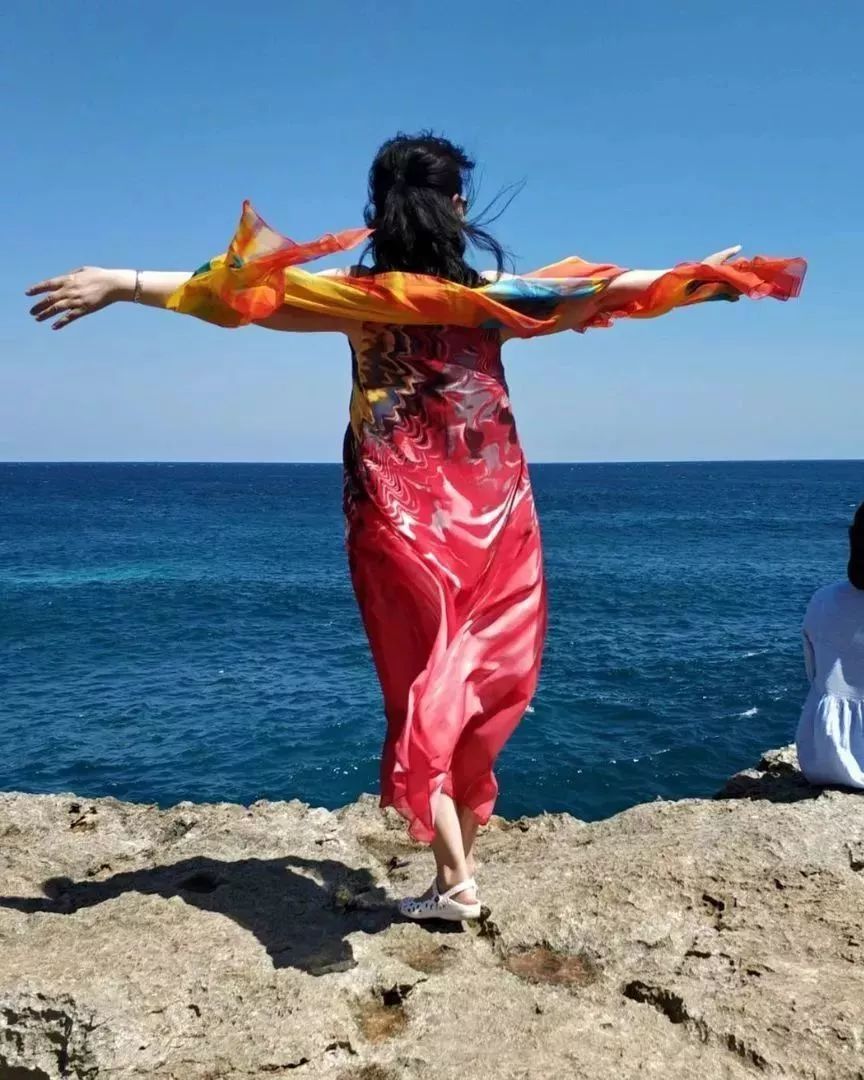 中国大妈拍照十大姿势抖音,中国大妈丝巾拍照姿势