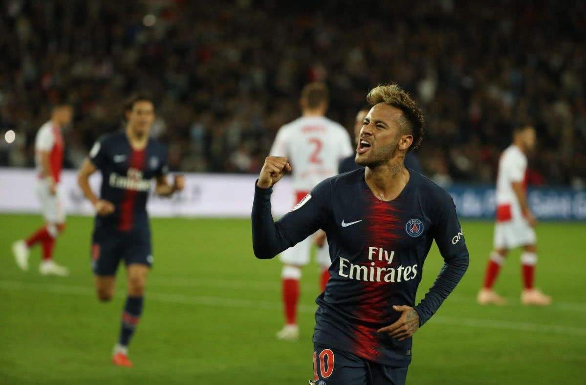 欧冠射手榜1亿巨星登顶梅西仅第5,欧冠历史总射手榜梅西