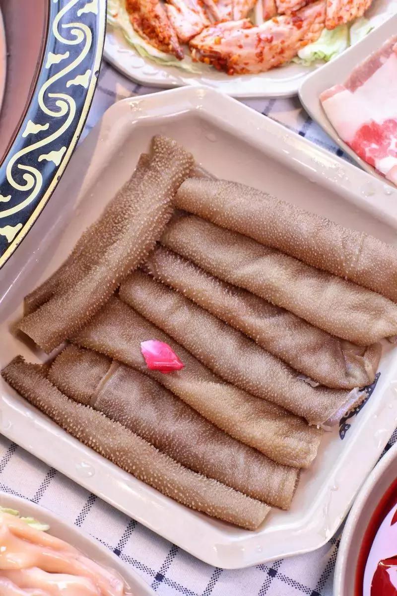 包锅底油碟的19.9自助火锅,一桌一个锅底39元自助油碟