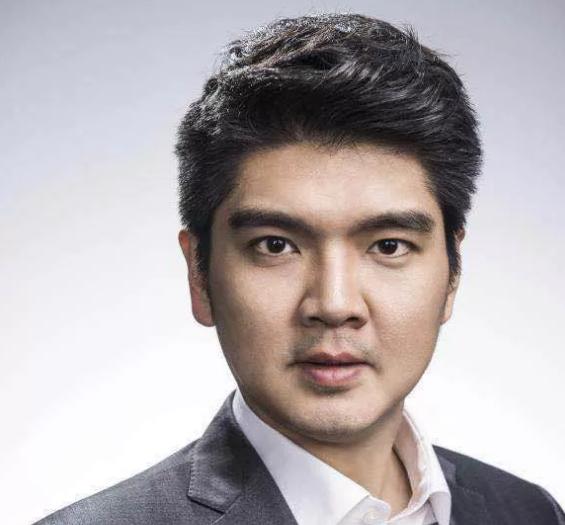 龙洋董卿主持的诗词大会谁更好,董卿龙洋春晚开场白