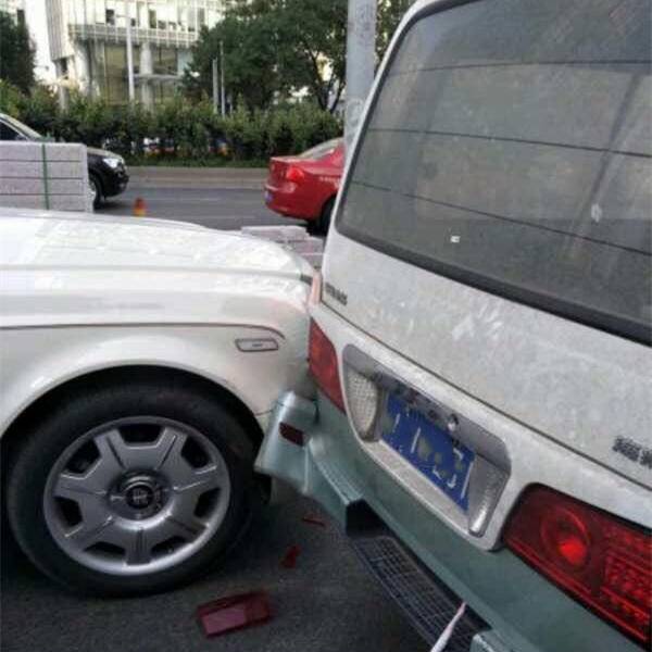 与豪车剐蹭,定损高出保险怎么办?免去赔偿并不是理应如此