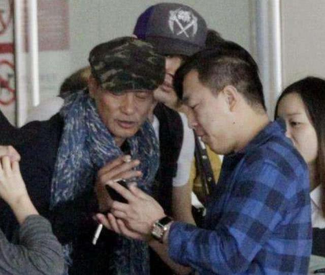 各个明星都抽什么烟,明星们抽什么牌子的烟