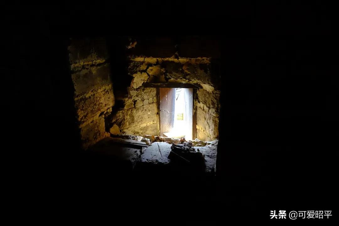 贺州昭平长寿之乡,昭平县百年炮楼图片