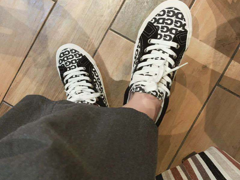 匡威帆布鞋川久保玲联名款,肖战穿的川久保玲和匡威联名鞋