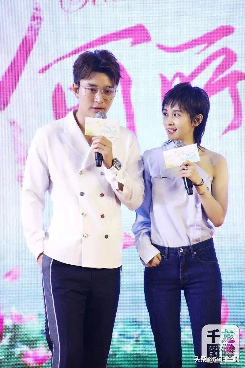 王子文高铁脚踩小桌,王子文道歉脚踩高铁桌板