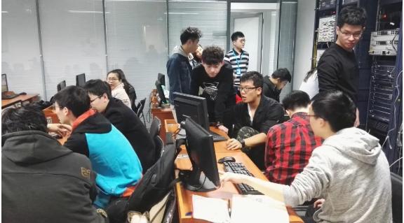 因铁路而生,因铁路而强!欢迎报考北京交通大学电子信息工程学院!