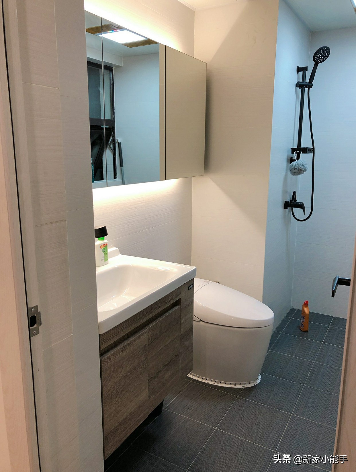 小面积房子客厅电视墙的设计,经济实用的小户型电视墙