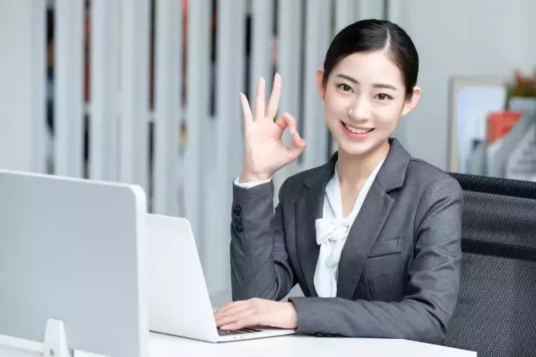 女子月薪四千买2万的包被丈夫痛骂！住城中村背LV的深圳人怎么说