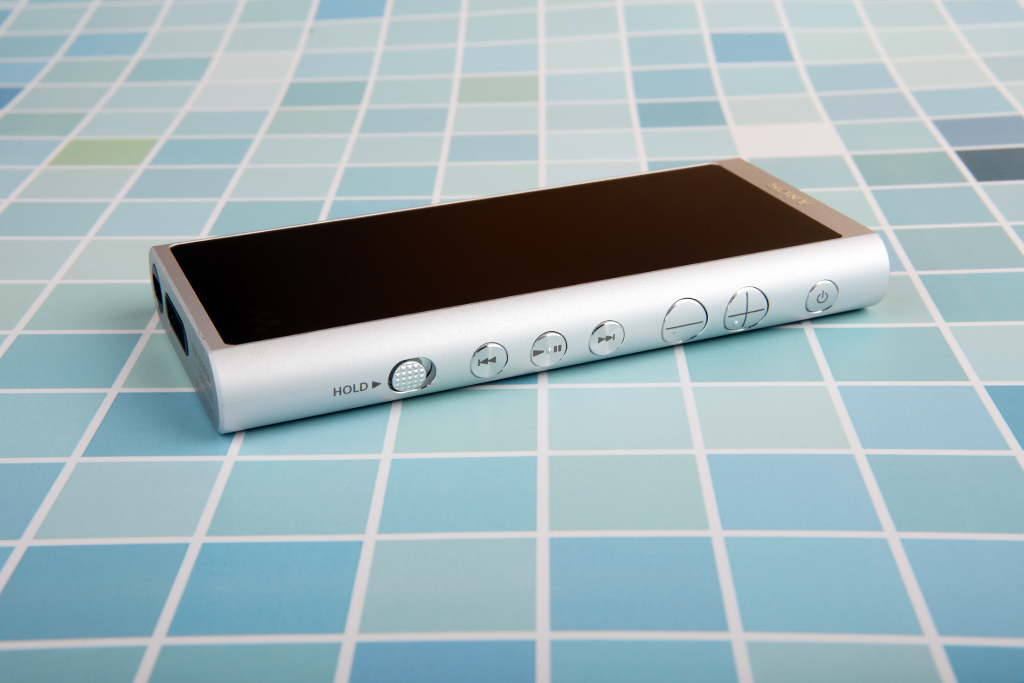 索尼zx300a与xz2,索尼wi-1000x二代测评