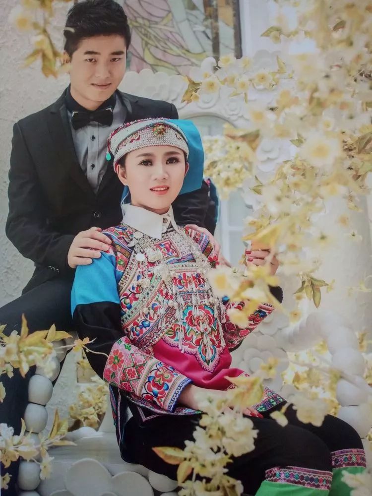 阿哲歌舞《绣嫁妆》赏析