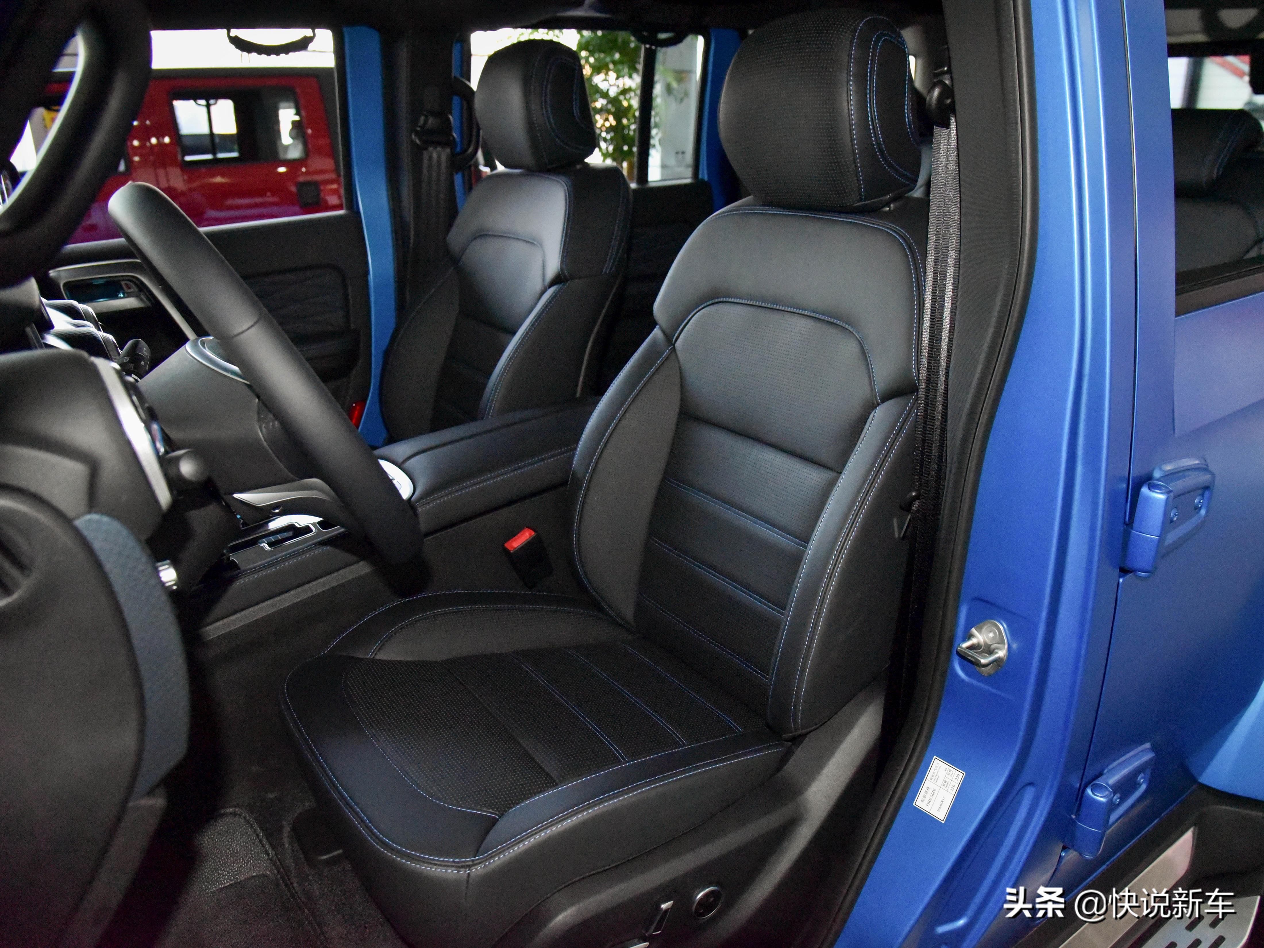 bj40自动四驱四门,三把锁六座越野车