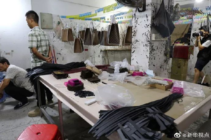 几百的奢侈品包是真的吗,迪拜奢侈品包是真的吗