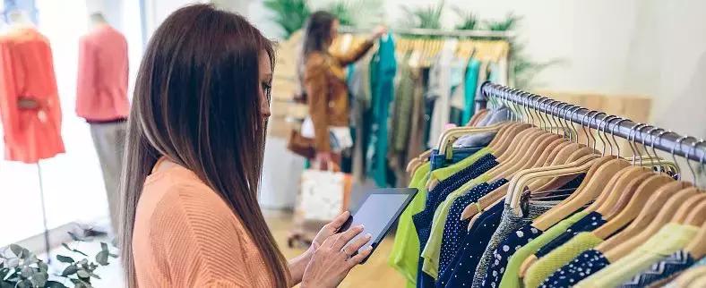 顾客看不起导购怎么办,顾客说你不用跟着我介绍怎么办