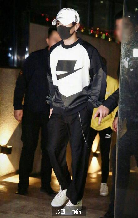 李汶翰简单造型,李汶翰皮衣搭配图片大全