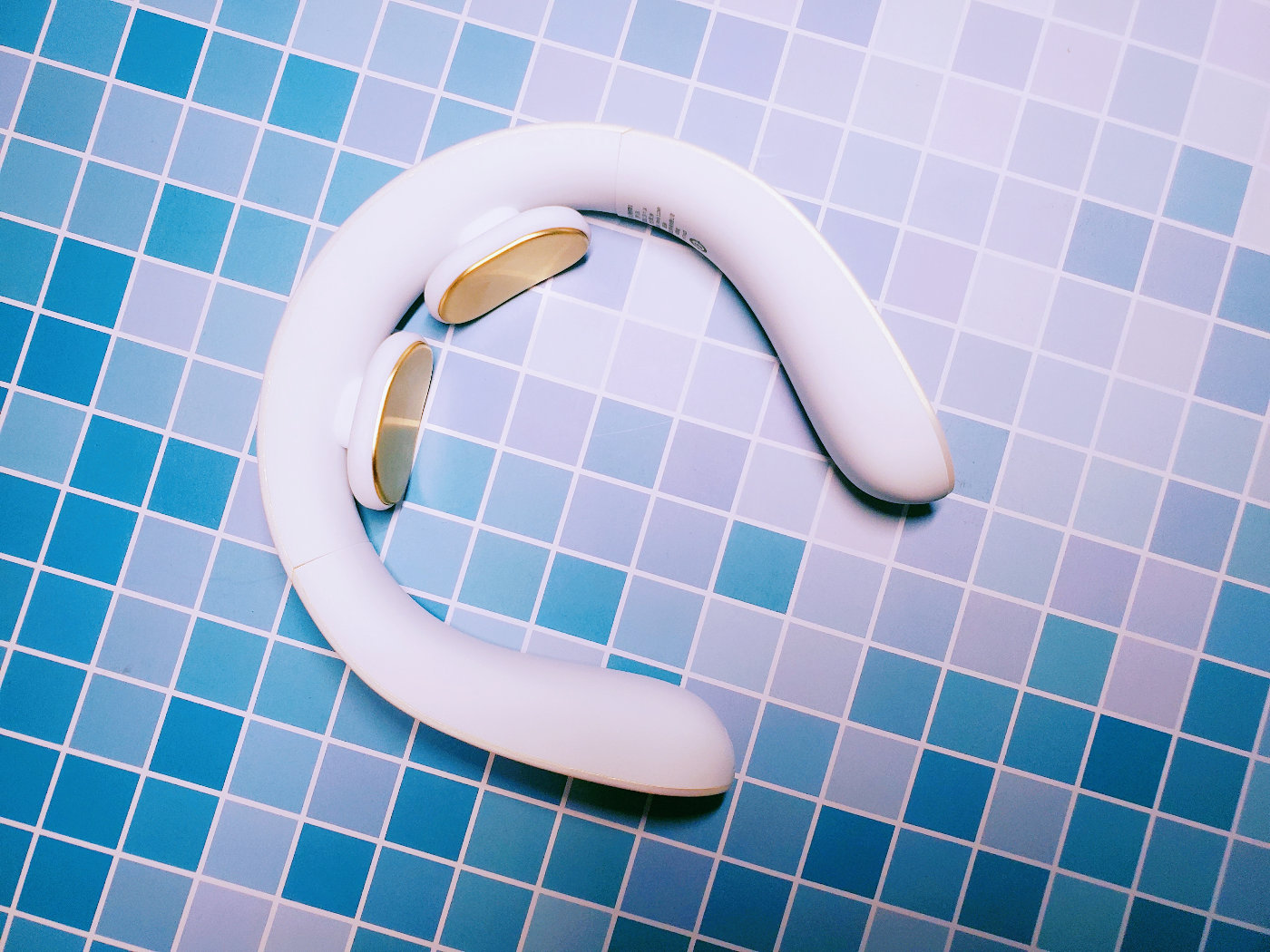 图拉斯脖子按摩仪,u型颈椎按摩仪实测