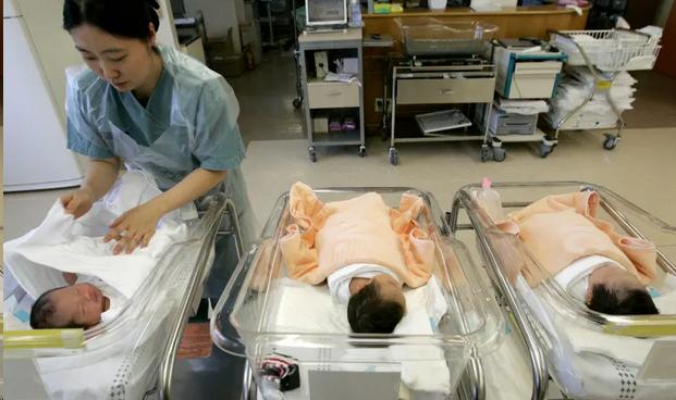 日本韩国哪个生育补贴高,各国生育补贴最多给多少