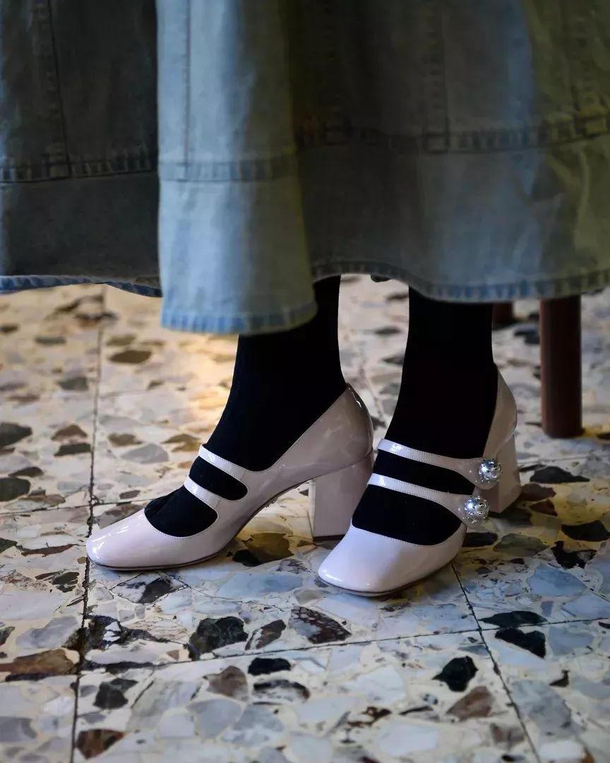 火了100年的初恋鞋,到现在刘雯还在穿它!