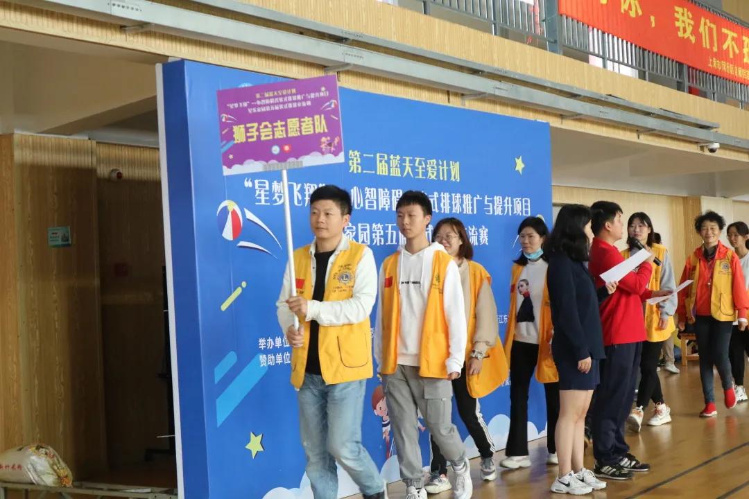 每个孩子都应该被宠爱,每个孩子都应该被陪伴