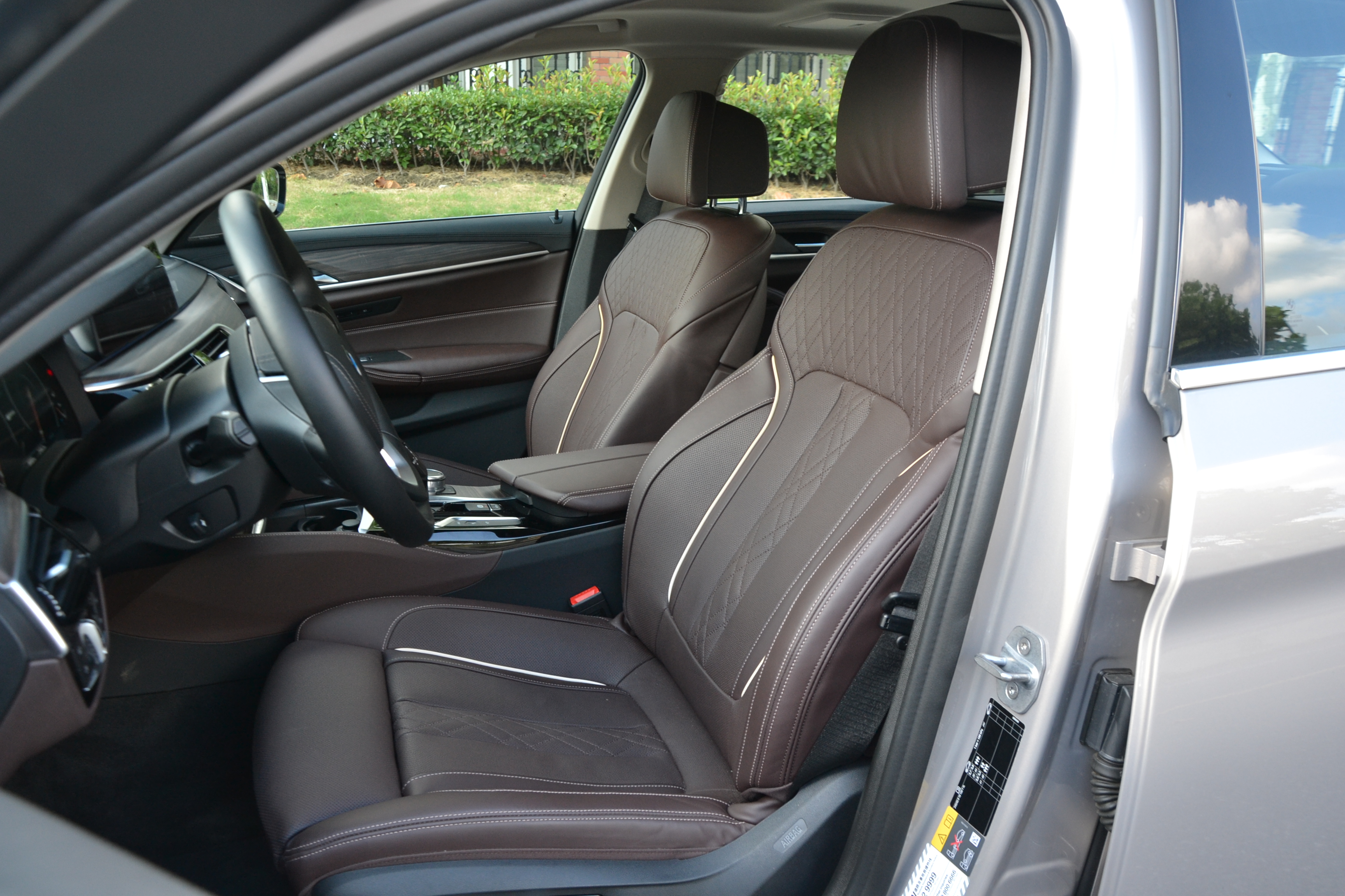 宝马530le混动可以边跑边充电吗,宝马530le新能源驾驶感受