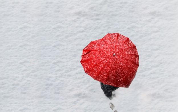 录音时呲呲啦啦的声音怎么避免,录音时老是有嘶嘶的吸气声