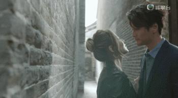 “没房人生就不完整”？这8.9高分港剧，终于敢扎心